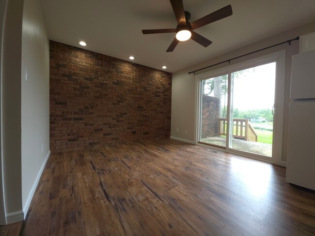 251 Oak Dr