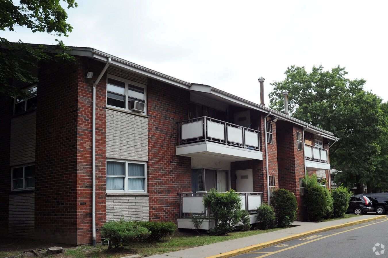 262-282 N Main St - Cadillac Manor