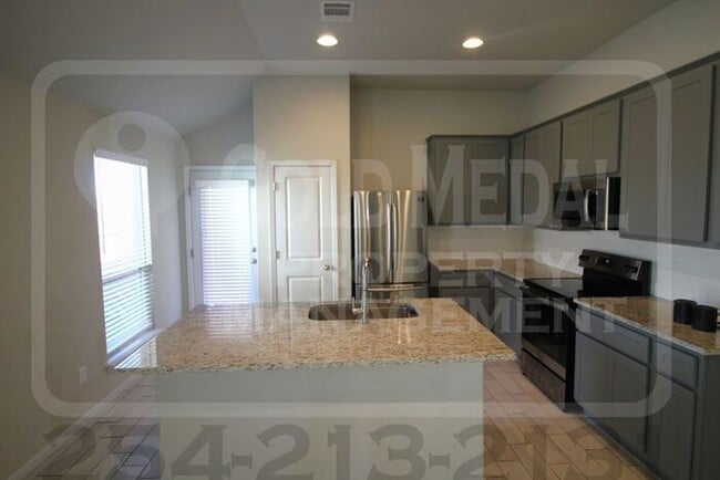 Photo - 335 Black Opal Dr