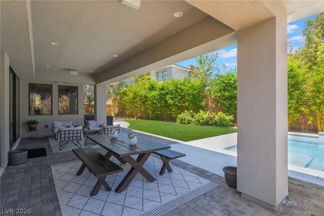 Photo - 2 Sugarberry Ln