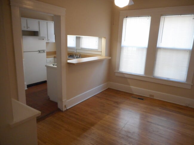 Photo - 1855 Poplar Ave Unit 4