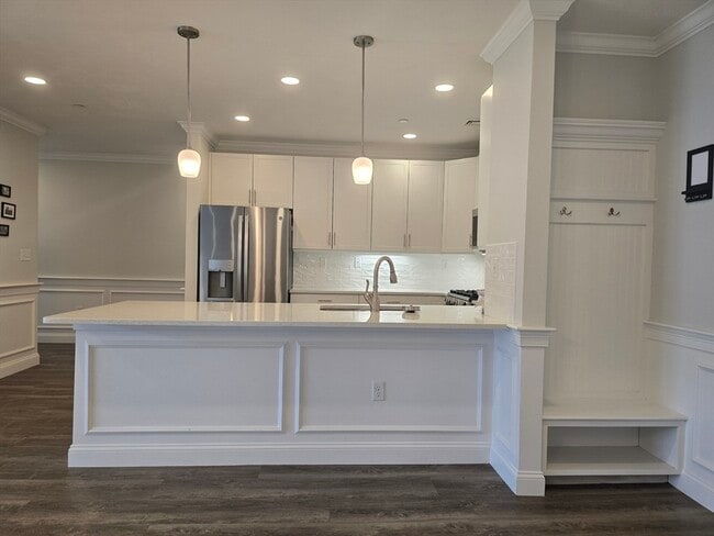Photo - 320 Middlesex Ave Unidad B305