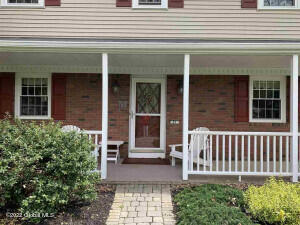 Photo - 21 Maple Ridge