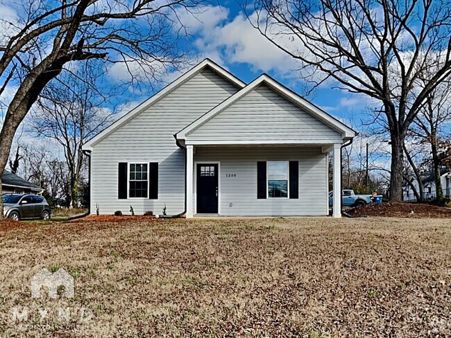 Building Photo - 1300 Old Wilkesboro Rd Rental