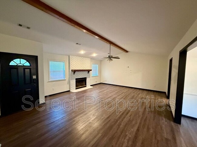 Photo - 606 Shadow Ridge Dr