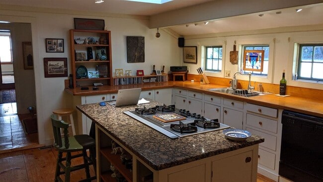 Photo - 266 North Haverhill