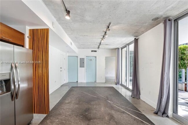 Photo - 3451 NE 1st Ave Unit 3451 NE 1st Ave  M0707