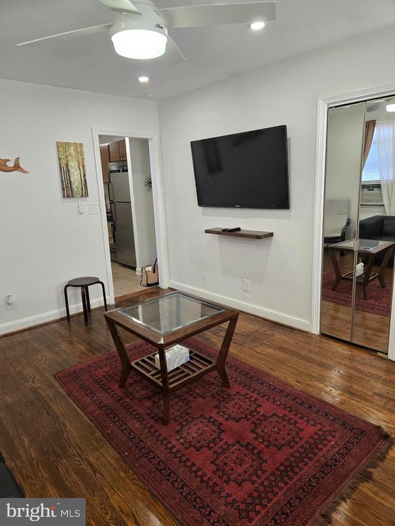 Building Photo - 4220 Dix St NE Rental