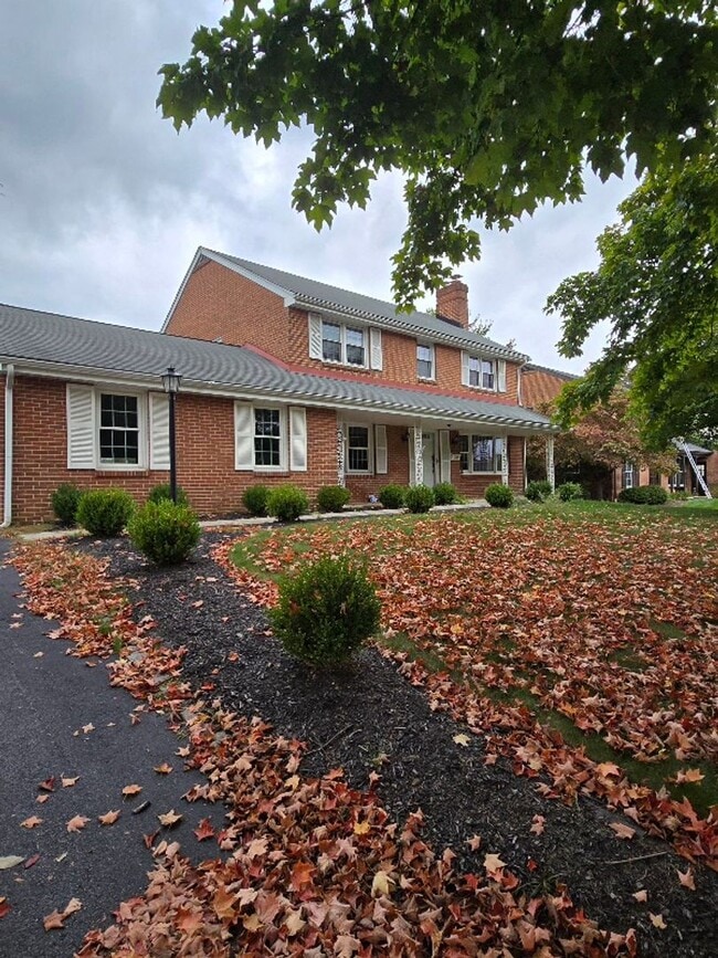 Photo - Lovely Colonial Home in Sharpley