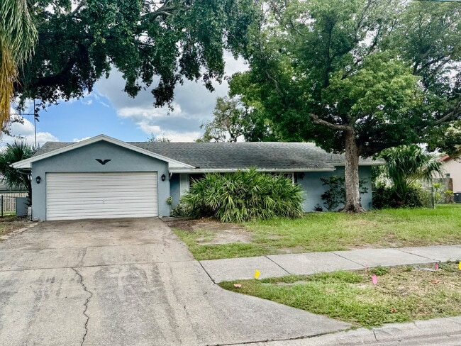 "Charming 2-Bed, 2-Bath Retreat in Palm Ha... - "Charming 2-Bed, 2-Bath Retreat in Palm Ha... Apartment