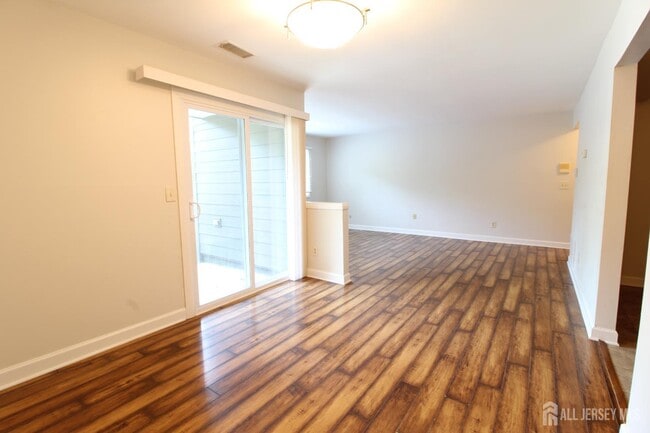 Photo - 3123 Sayre Dr