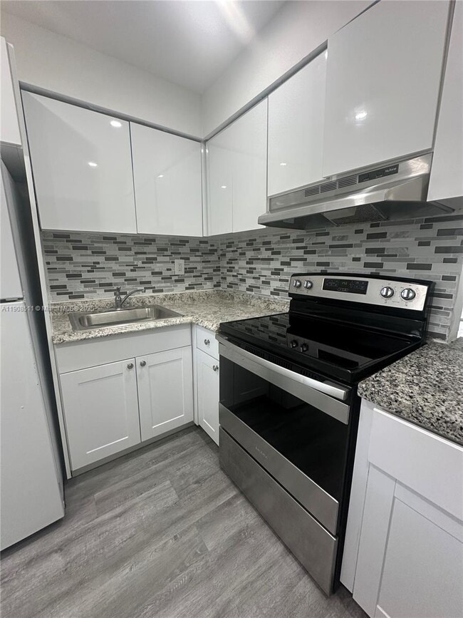 Photo - 2800 NE 203rd St Unit 1