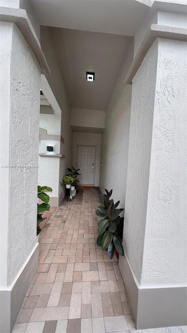 6691 NW 107 Ct