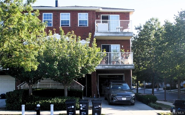 Building Photo - 122-16 Powell Cove Blvd Unit B Rental