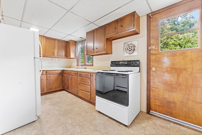 Building Photo - 1126 Elmwood Ave Rental