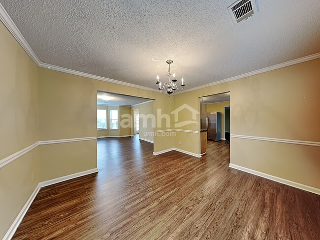 Photo - 1642 Village Place Cir NE