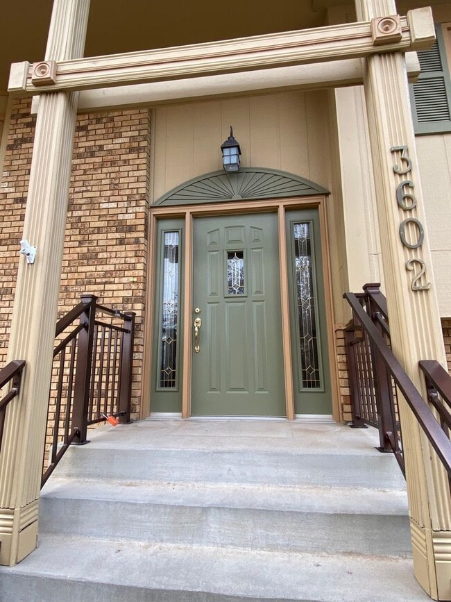 Photo - Elegant 4-Bedroom Split Foyer Home – West Rapid Cul-de-Sac!