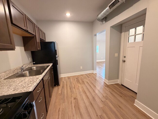 107 Lexington Ave SW Unidad 107 Lexington Ave SW Unit 3