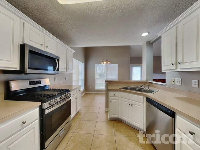 Photo - 3715 Longview Dr