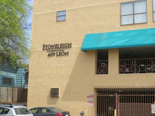 Building Photo - 2409 Leon St Unit 305 Rental