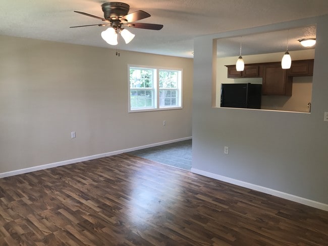 Photo - 7918 9th St W