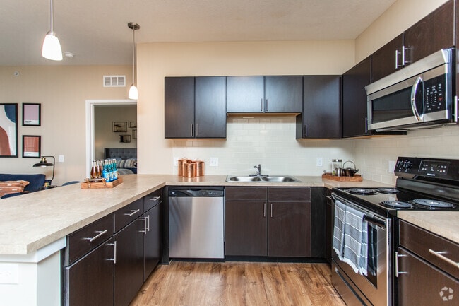 2BR, 2BA - 1,168 SF - Carlton