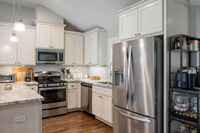 Photo - 2107 Hewitt Dr