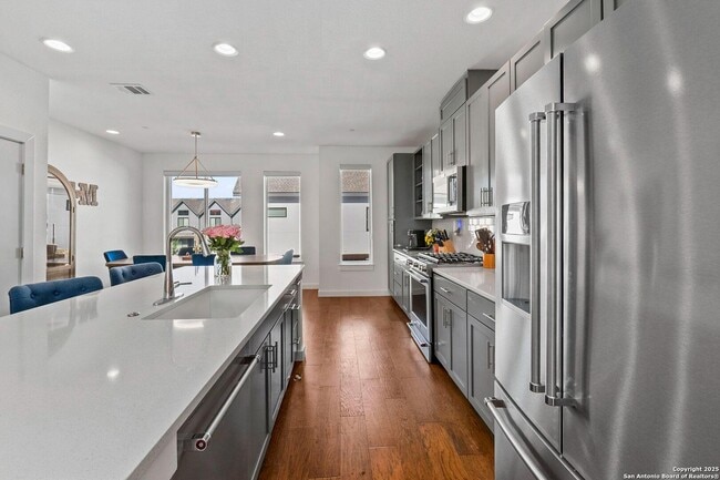 Photo - 102 Tendick St