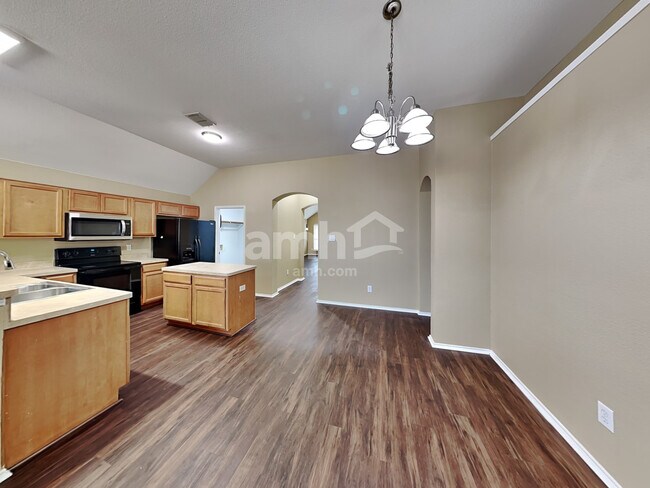 Photo - 10437 Manhassett Dr