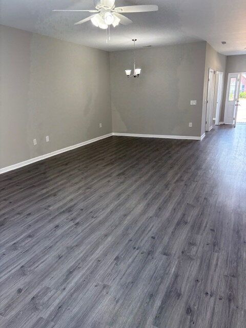 Photo - 140 Oak Towne Dr
