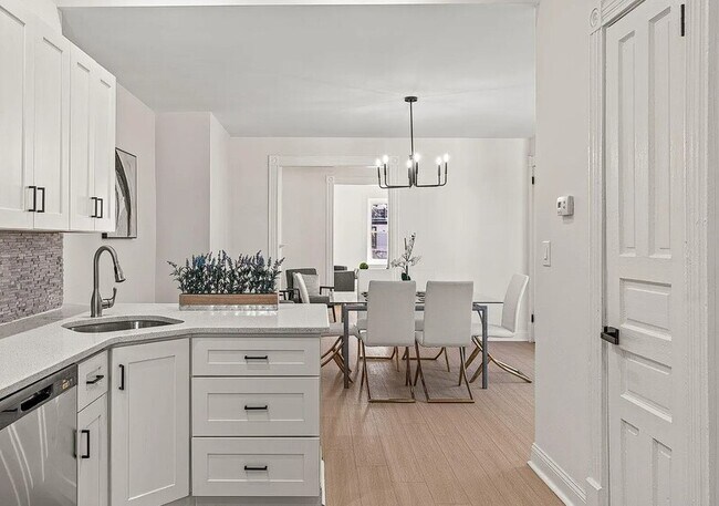 Photo - 13 W Upsal St