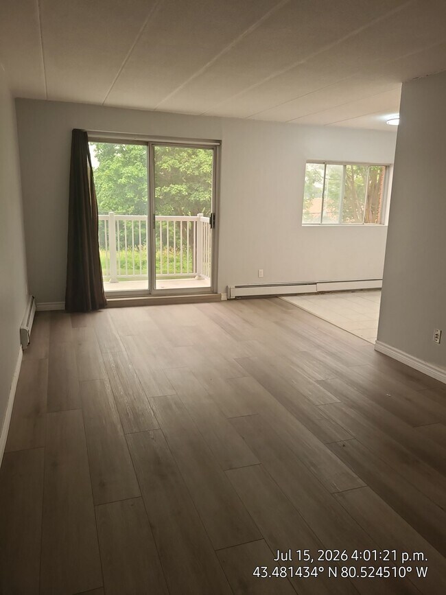 Photo - SPACIOUS ONE BEDROOM WITH BALCONY-WATERLOO ON Unité 104
