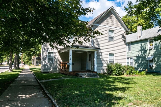 Building Photo - 930 Fremont St Unit A