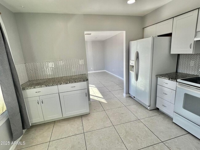 Photo - 1302 W Halstead Dr