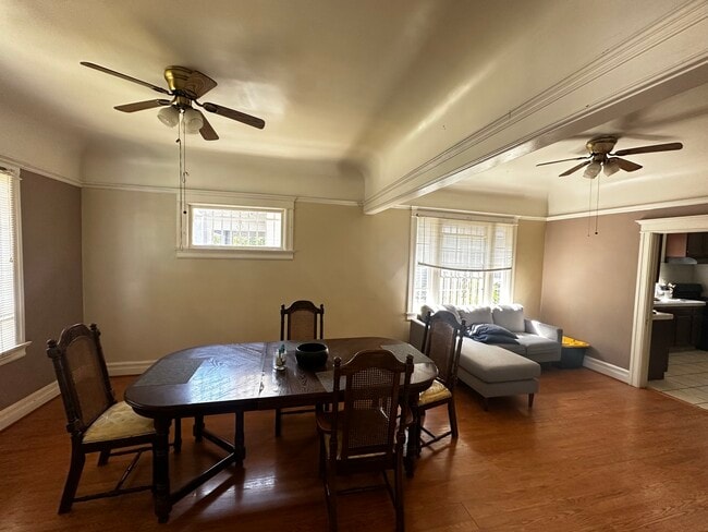 Photo - 1193 W 35th St