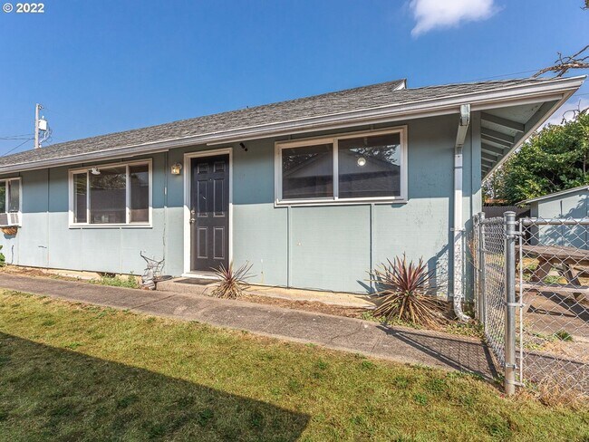 Photo - Bright Interior with Generous Bedroom Spac... Unit #B