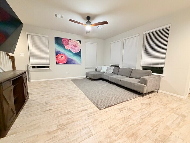 Photo - 1204 Flint Knapper Dr