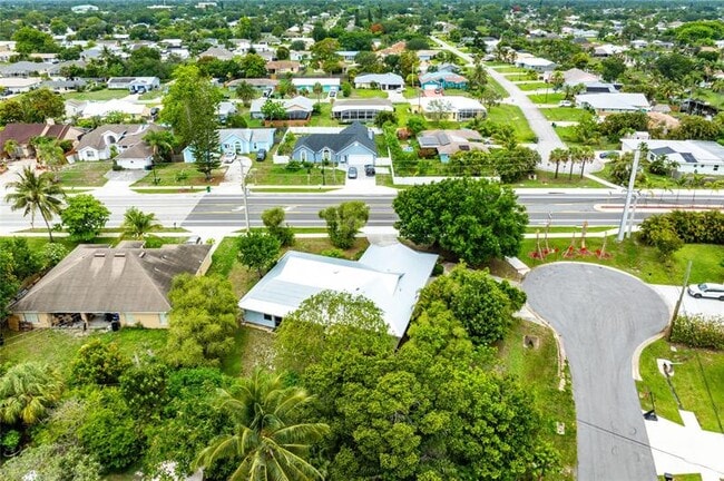 Building Photo - 2041 SE Floresta Dr Rental
