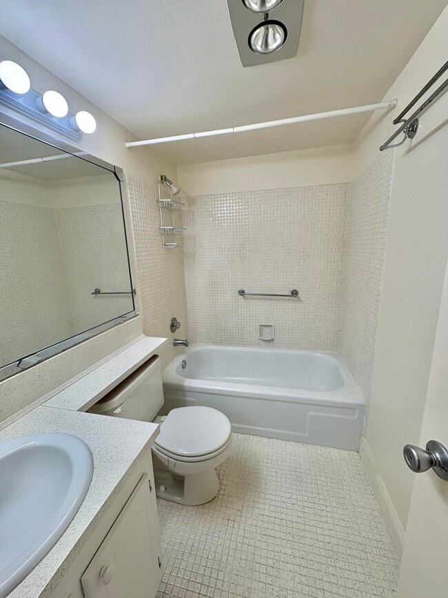 Photo - 236 Northampton L