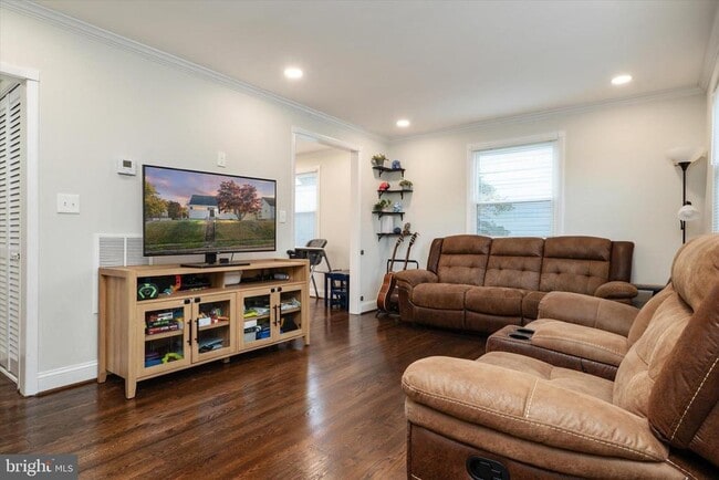 Photo - 741 Silver Creek Rd