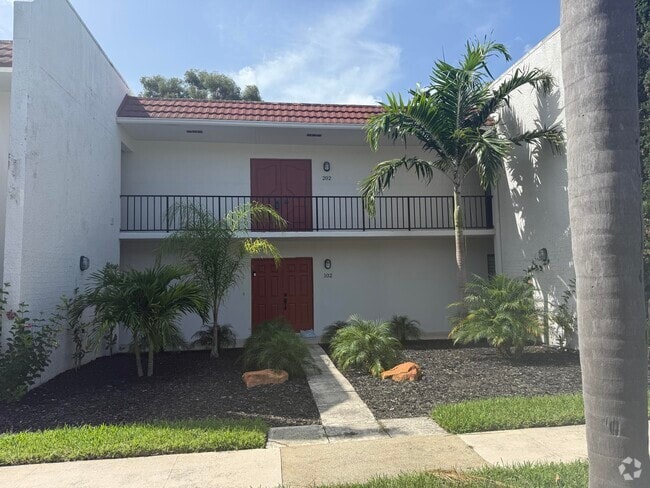 Building Photo - 1723 Embassy Dr Unit 202 Rental