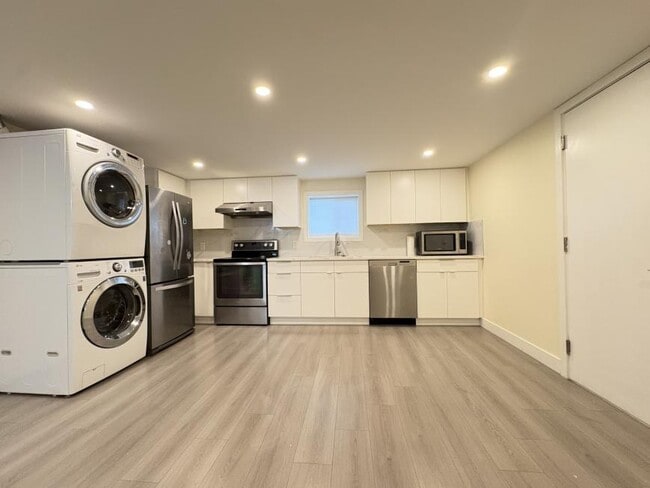 Building Photo - 2 bedroom in Vancouver BC V5M 1H5