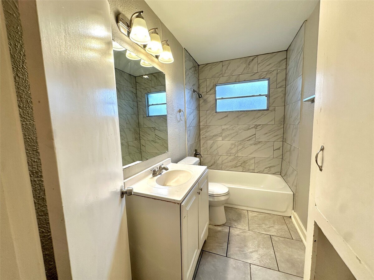 Photo - 9401 Sierra Dr