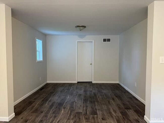 Photo - 818 E Main St