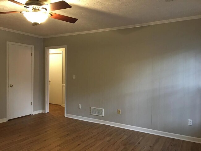 Photo - 4821 Valley Dale Dr SW Unit B