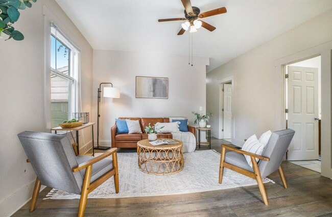 Building Photo - 311 Robey Pl SE