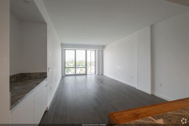 Building Photo - 320 Adolphus Ave Unit 1404 Rental