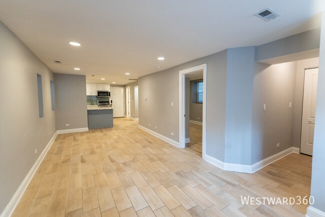 Photo - 1924 N Honore St Unit 1G