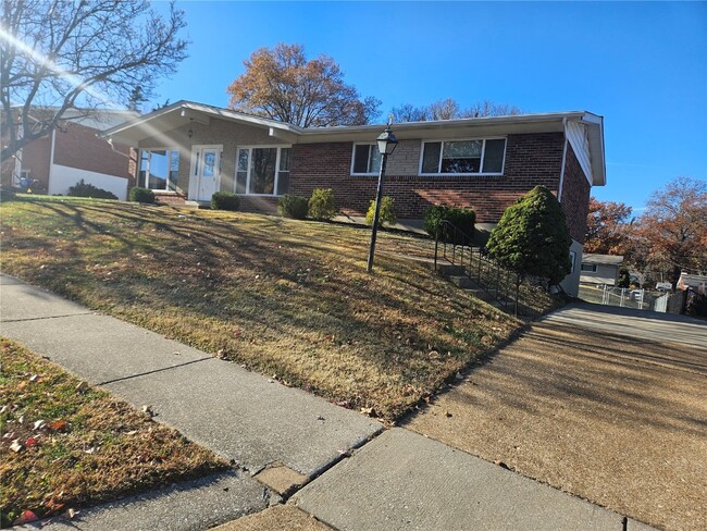 Photo - 4563 Tauneybrook Dr