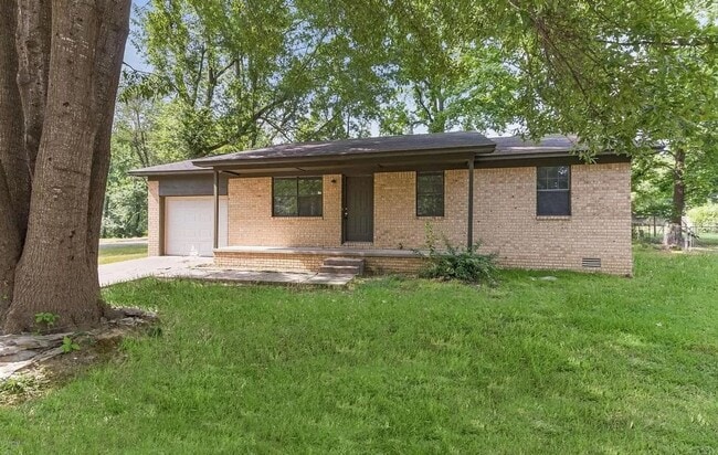 Building Photo - BELOW MARKET RENT!